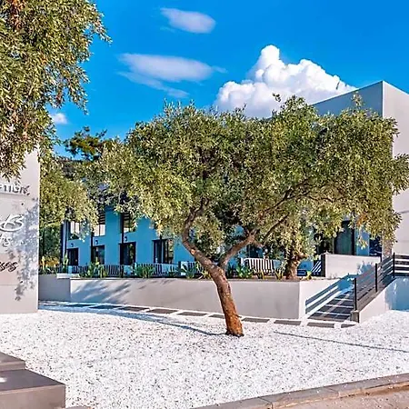 Lofts فندق لايميناس